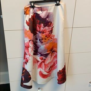 Long skirt by Keepsake